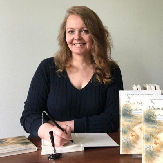 Author Liz Carlen Brookes Author Liz Carlen Brookes